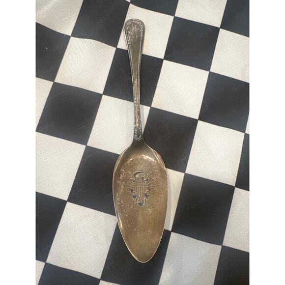 Vintage community Oneida bi-centennial 1776-1976 cake/pie server silver plate - Picture 1 of 5